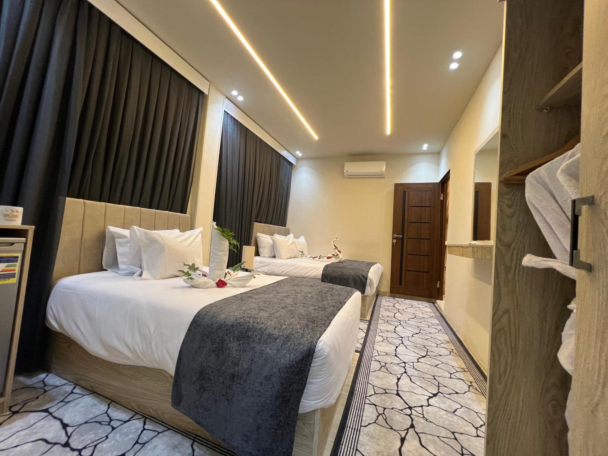 Golden Scarab Pyramids Hotel Kafret el-Gabal 외부 사진